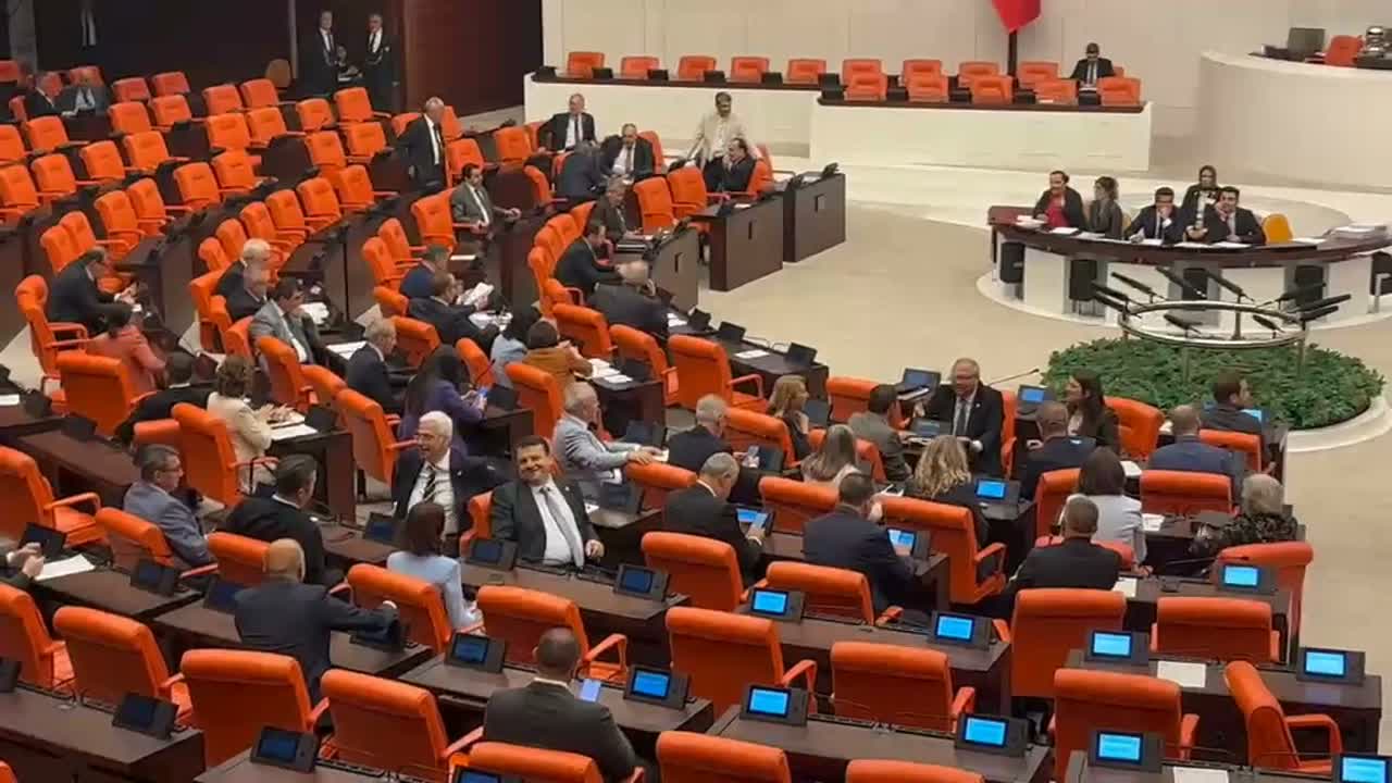 TBMM Genel Kurulu, 7 siyasi parti grubuyla toplandı