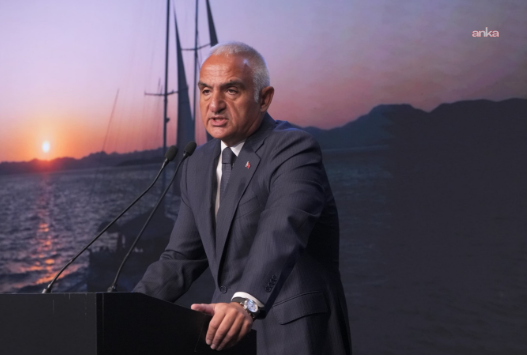 Bakan Ersoy’dan Antalya’daki orman yangınlarına ilişkin açıklama: Bütün imkanlar seferber edildi