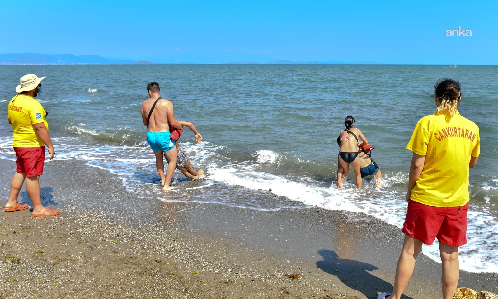 İzmir sahillerinde hayat nöbeti