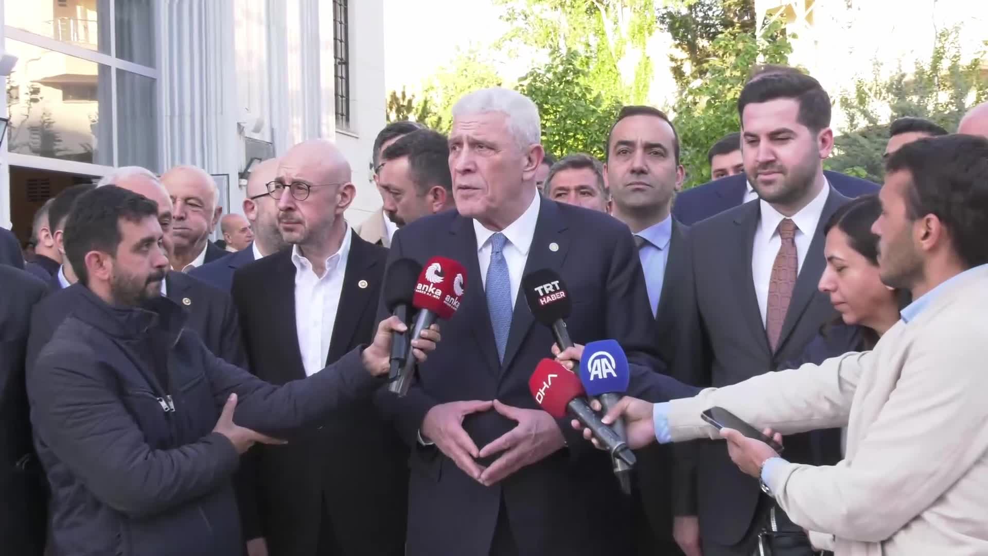 Dervişoğlu: "Bu bayramda demokrasi, adalet, hukukun yanında aynı zamanda bir de güzel ahlak temenni ediyorum"