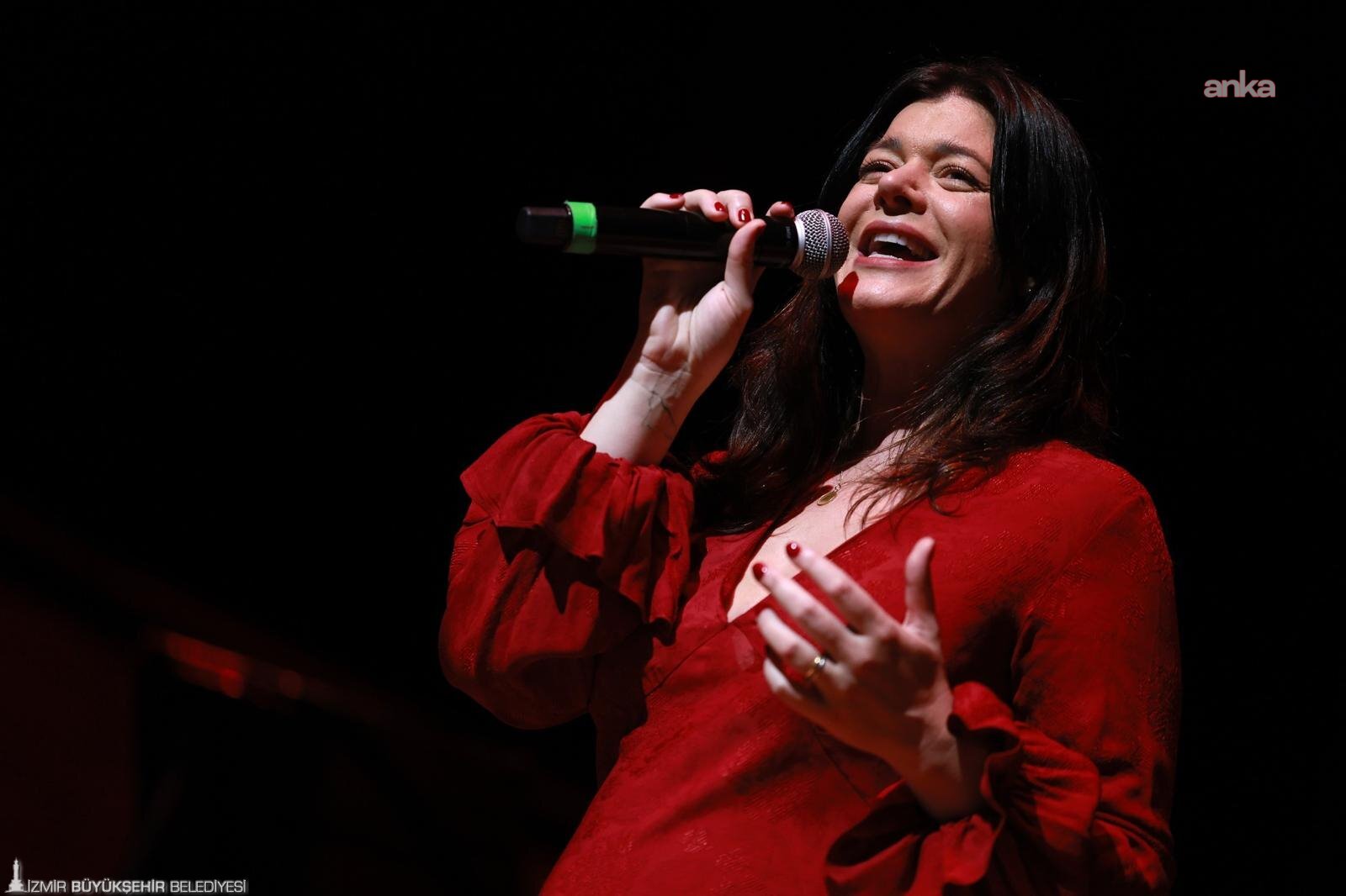 La Casa de Papel’in sesi İzmir’de yankılandı: Cecilia Krull sahne aldı