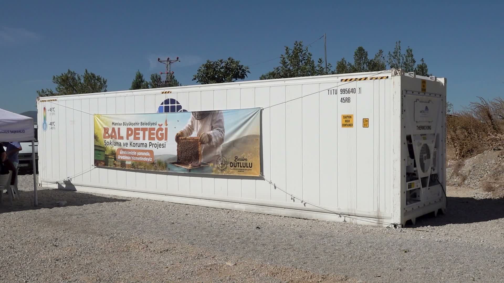 Manisa Büyükşehir Belediyesi'nden "Bal Peteği Muhafaza ve Koruma Projesi"