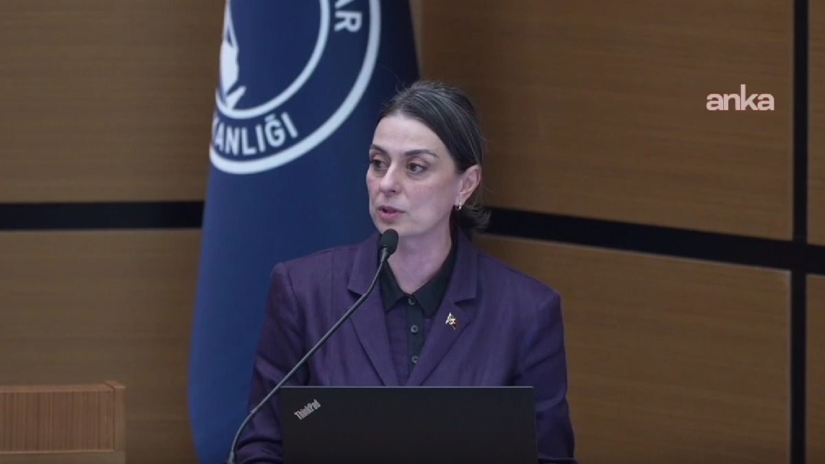 Üsküdar Belediye Başkanı Sinem Dedetaş tutuklandı