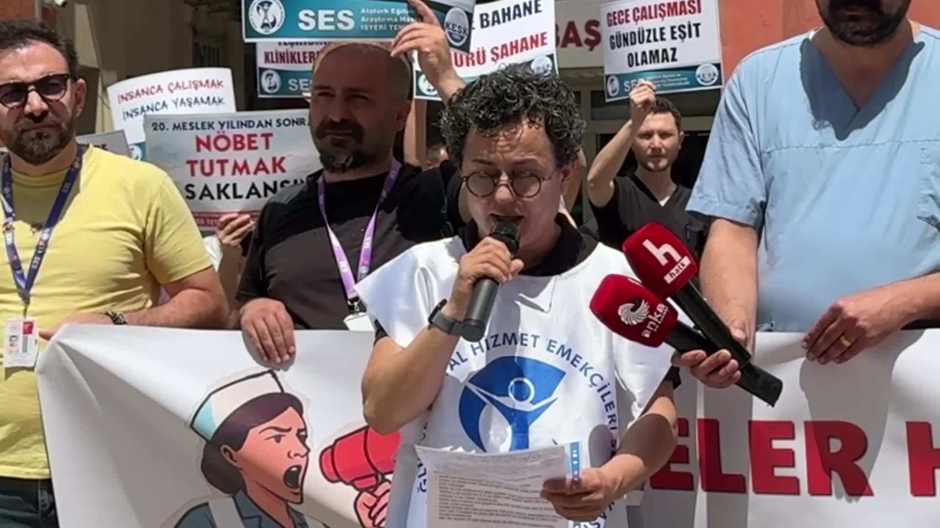 İzmir'de Hemşireler Günü’nde ebe ve hemşirelerden çözüm çağrısı