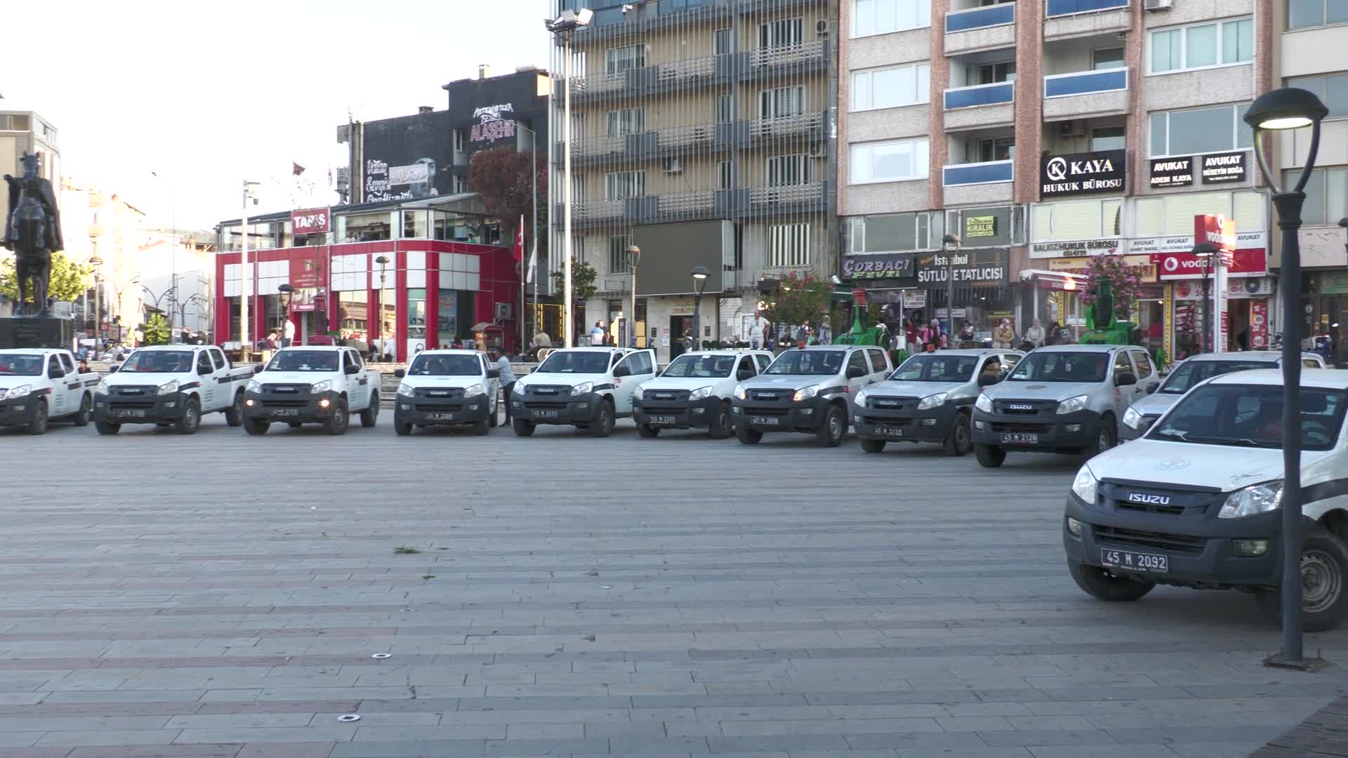 Manisa Büyükşehir Belediyesi'nden ilaçlama seferberliği: 17 ilçede kesintisiz mesai