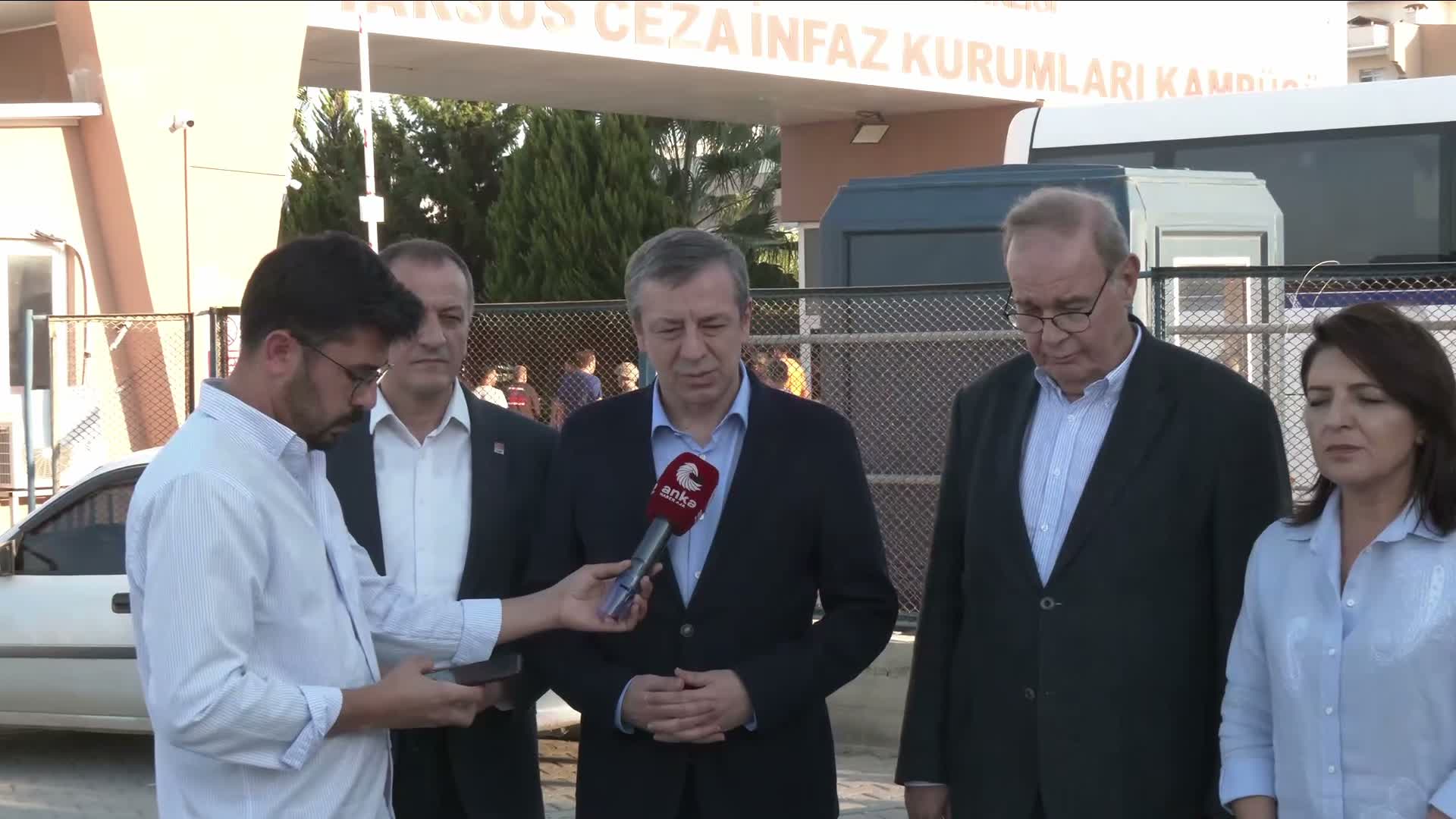 CHP heyeti, Seçer ve Özyiğit'i cezaevinde ziyaret etti... Faik Öztrak: "Sarayın vesayeti altındaki yargı, belediyelerimize zulmetmeyi bıraksın"