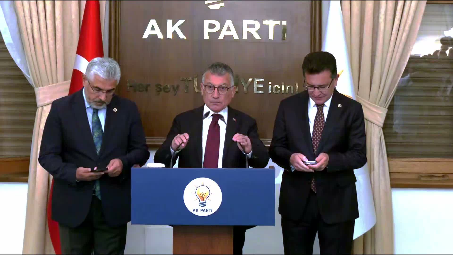 Abdullah Güler'den Ümit Özlale'ye yanıt: Yalanlarınızı, iftiralarınızı kendinize saklayın
