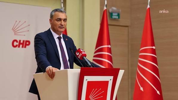 CHP'li Sarı'dan, Buca Belediyesi Başkanvekilliği'ne seçilen Hüseyin Benzer'e tebrik