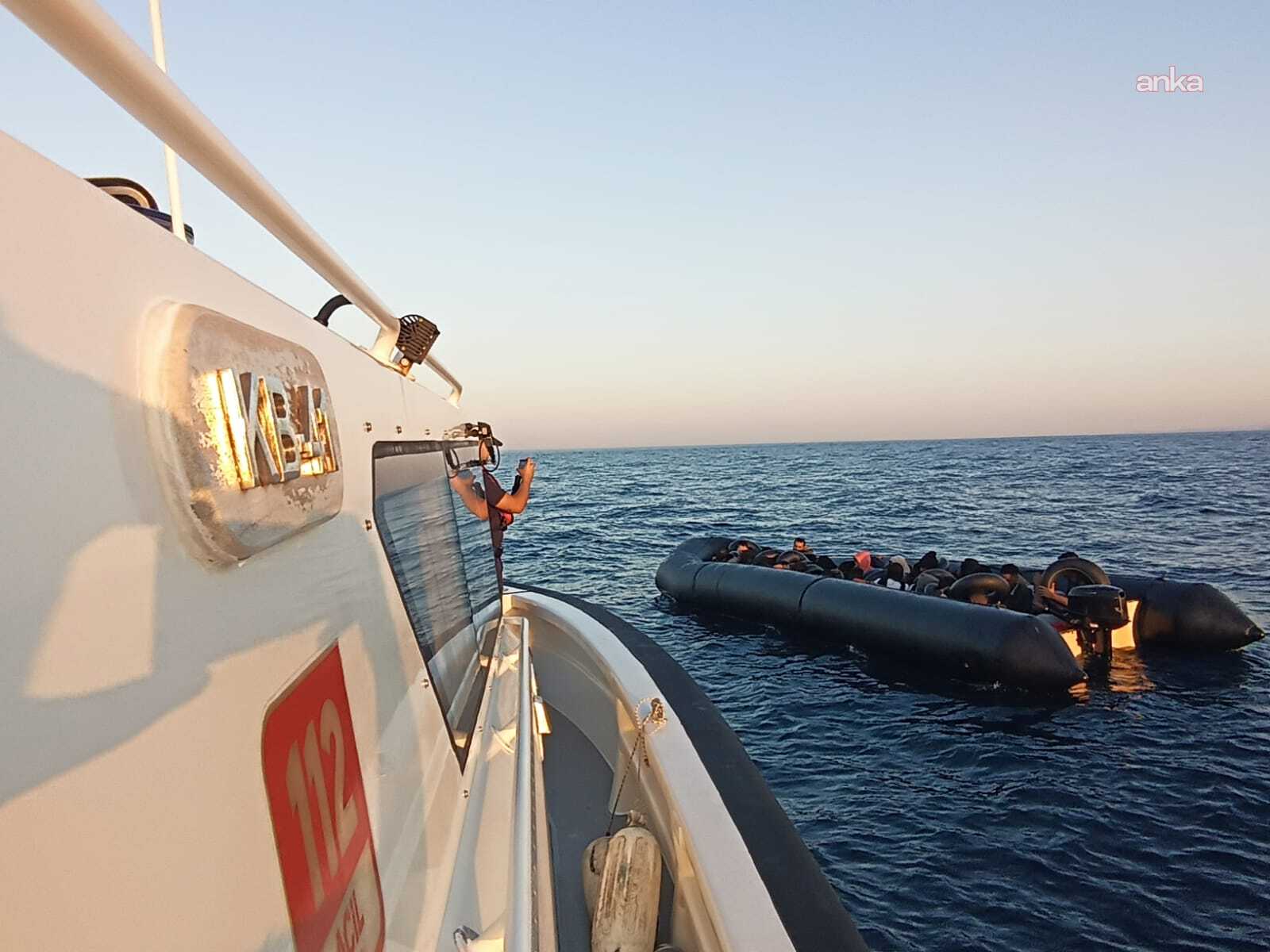 İzmir açıklarında 69 düzensiz göçmen yakalandı