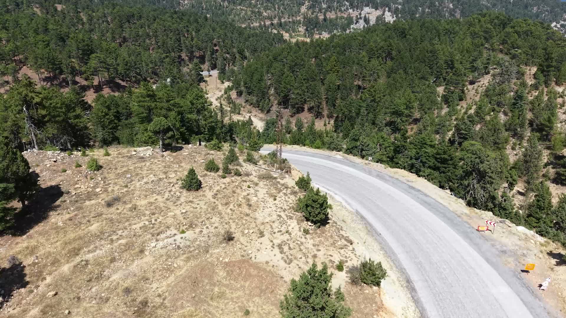Mersin Bozyazı’da yayla ulaşımını sağlayan 14 kilometrelik yol yenilendi