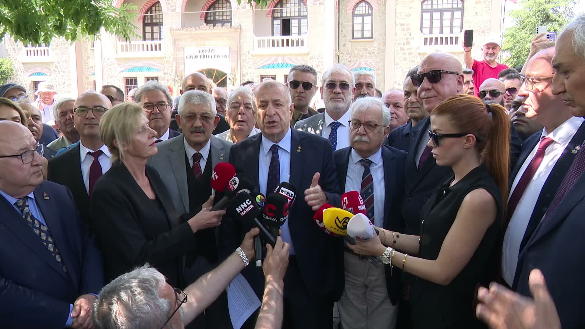 Zafer Partisi Genel Başkanı Özdağ'dan "çerçeve yasa"ya tepki: "Bu, yeni bir Sevr tasarımıdır"