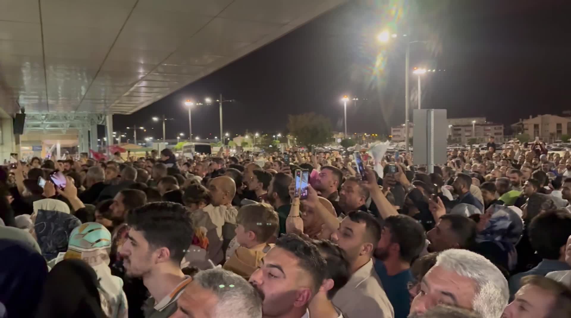 Van'ın ilk hac kafilesi döndü