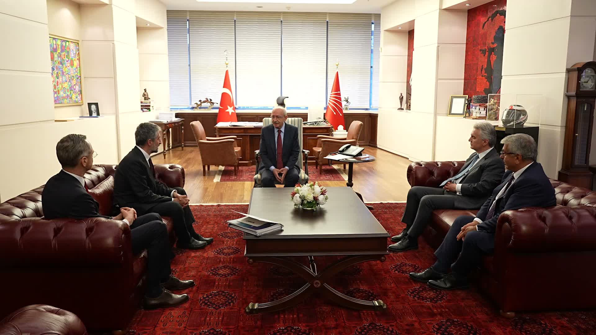Kemal Kılıçdaroğlu, TÜSİAD Yönetim Kurulu Başkanı ile görüştü