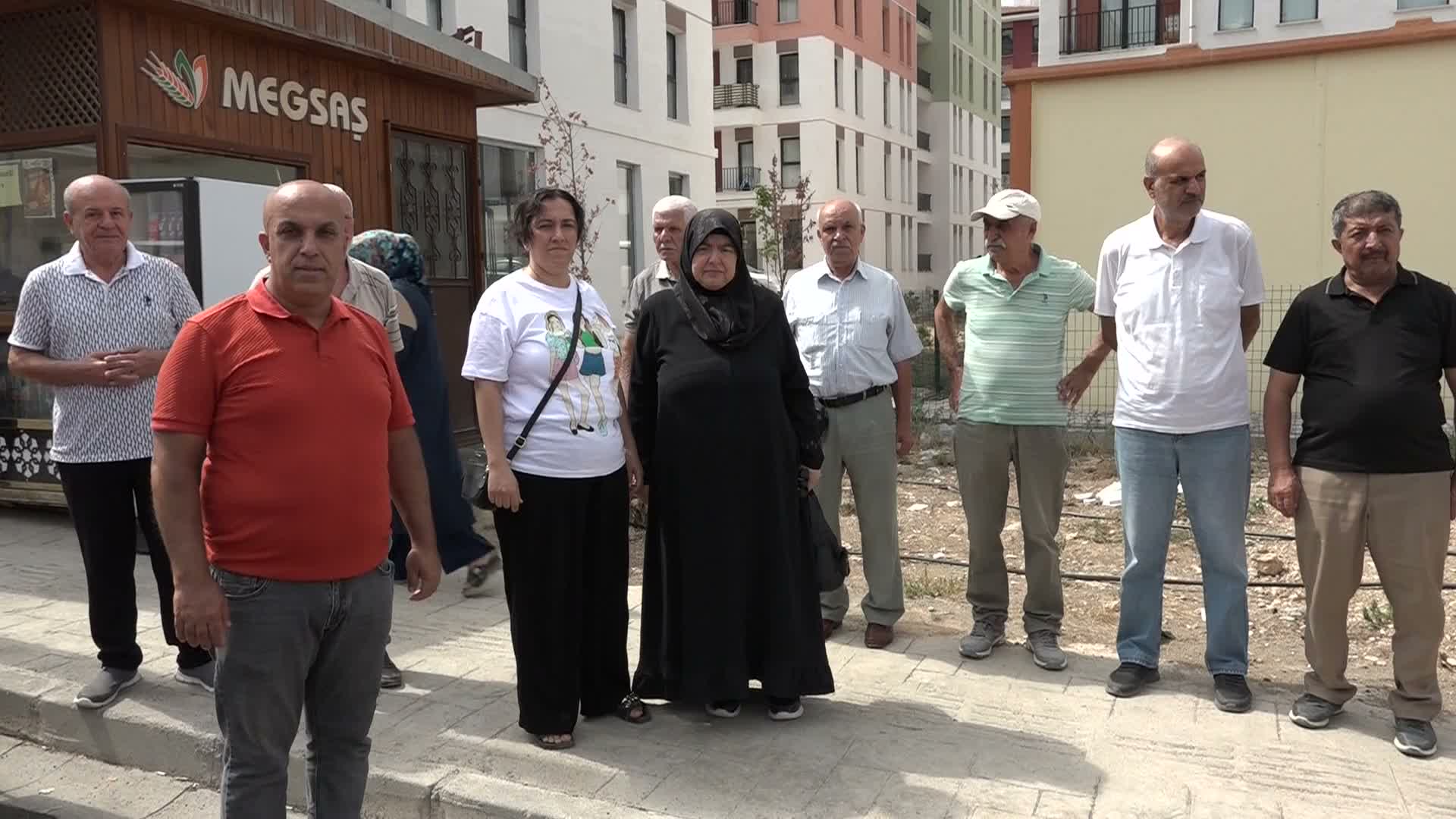 Malatya'da Zaviye Mahallesi sakinlerinden MOTAŞ’a tepki: “İki saate varan sürelerle otobüs bekliyoruz”