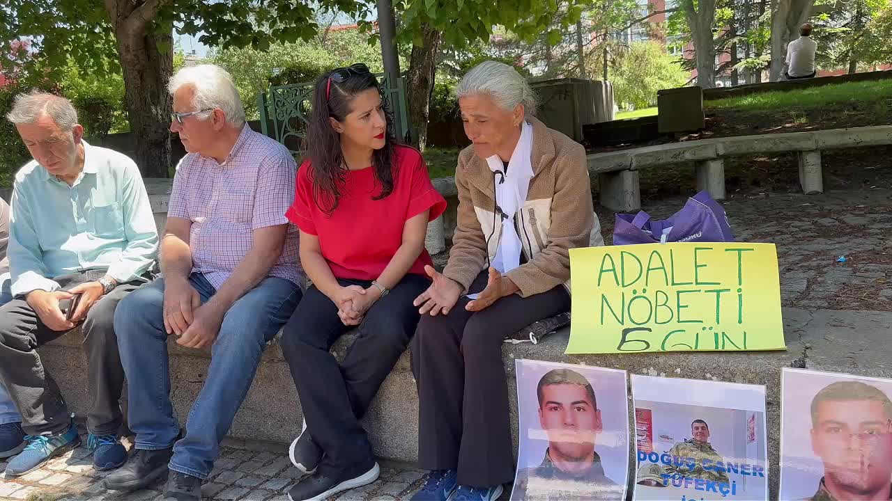 EMEP’li Karaca'dan, askerde ihmal sonucu hayatını kaybettiği iddia edilen Caner Tüfekçi'nin annesine ziyaret