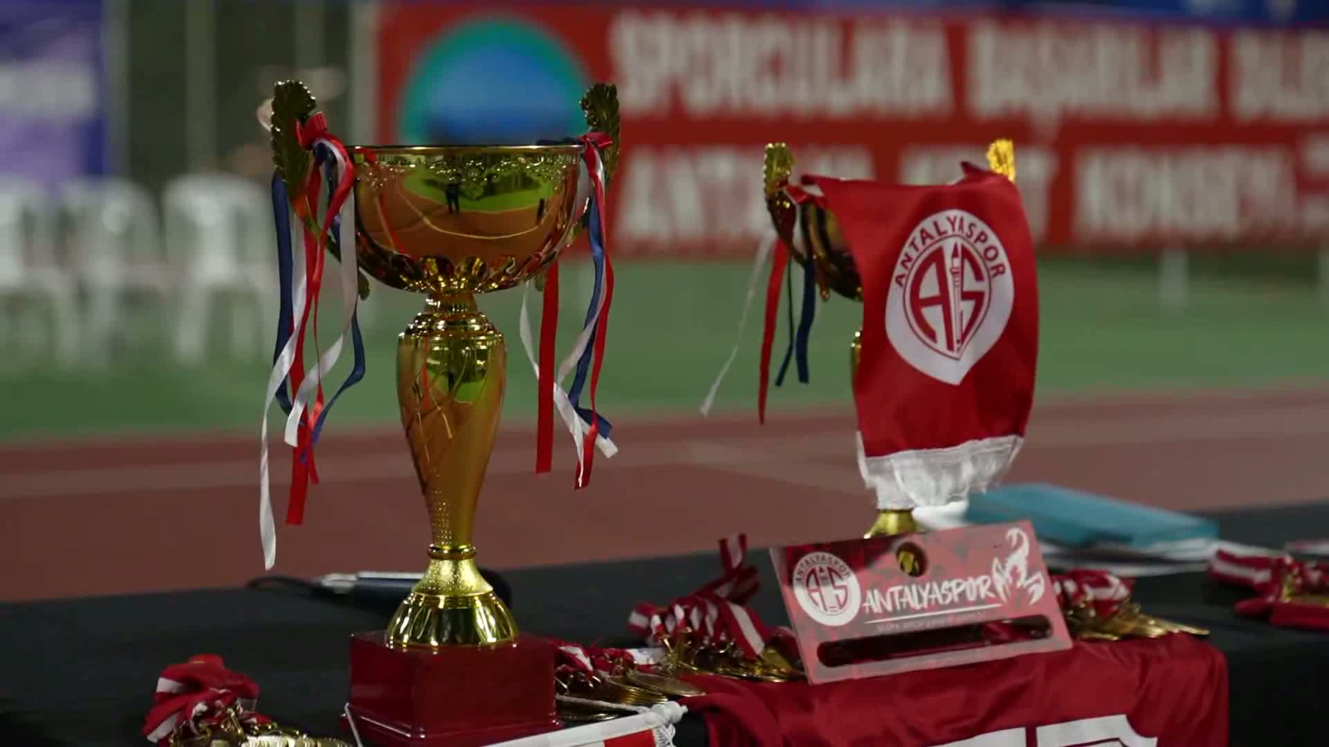 Antalya’da 11’inci ASDD Efsaneler Futbol Ayak Tenisi Turnuvası başladı