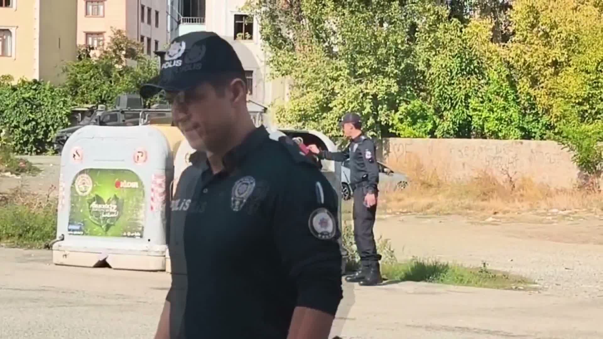 Iğdır’da fünye ile patlatılan şüpheli valiz boş çıktı