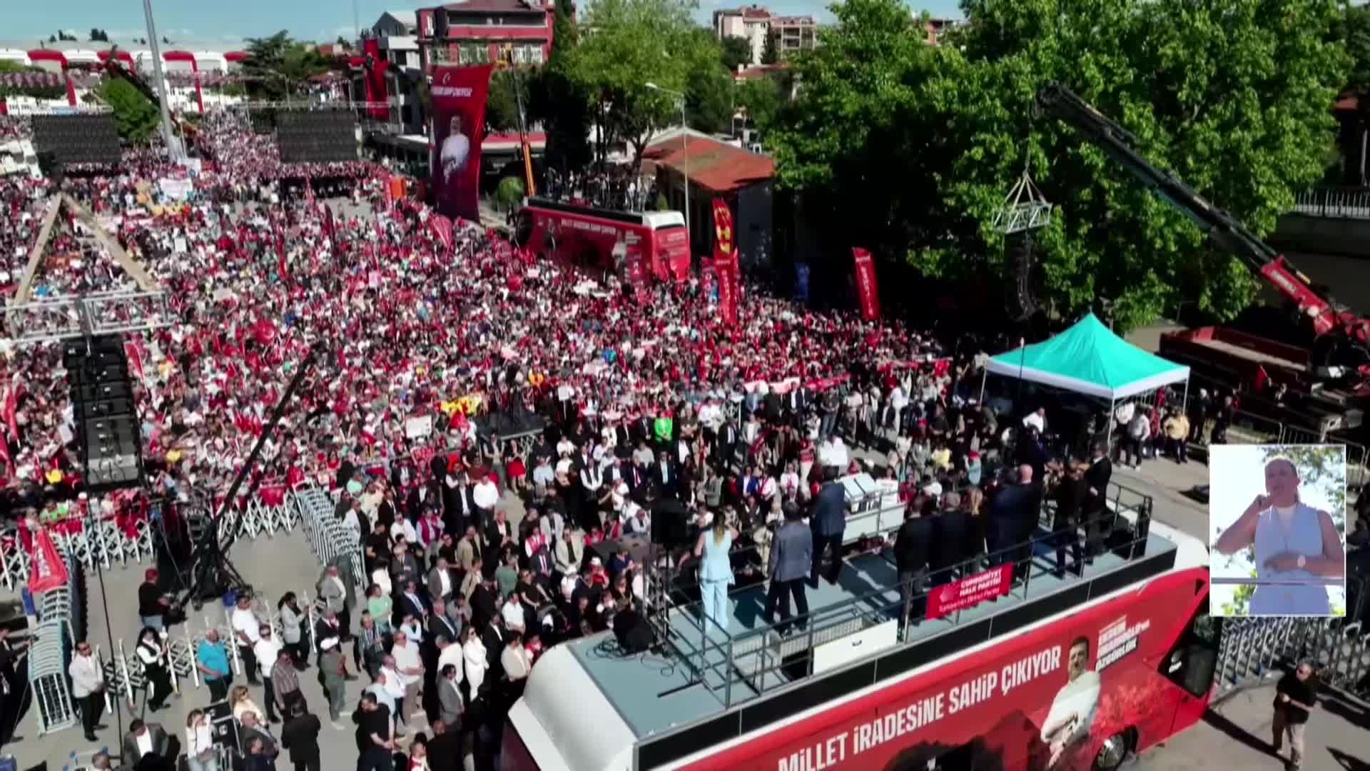 CHP’nin “Millet İradesine Sahip Çıkıyor” mitingi Balıkesir’de... Özgür Özel: “Türkiye'nin dört bir yanında olduğu gibi Balıkesirliler de sandık için gün sayıyorlar”