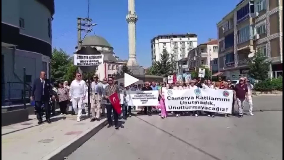Çamerya Arnavutları anıldı, Yunanistan Konsolosluğu'na siyah çelenk bırakıldı