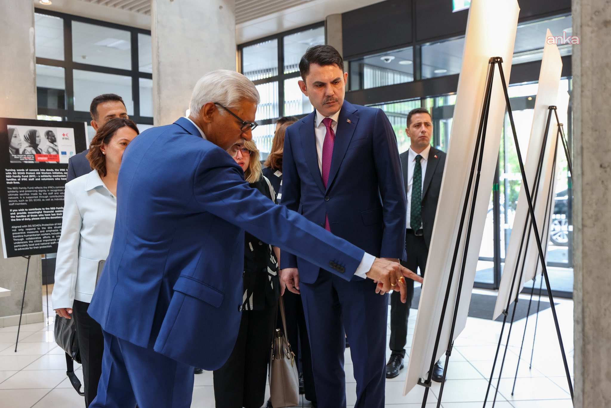 Çevre, Şehircilik ve İklim Değişikliği Bakanı Kurum, IFRC Genel Sekreteri Chapagain ile Cenevre’de görüştü