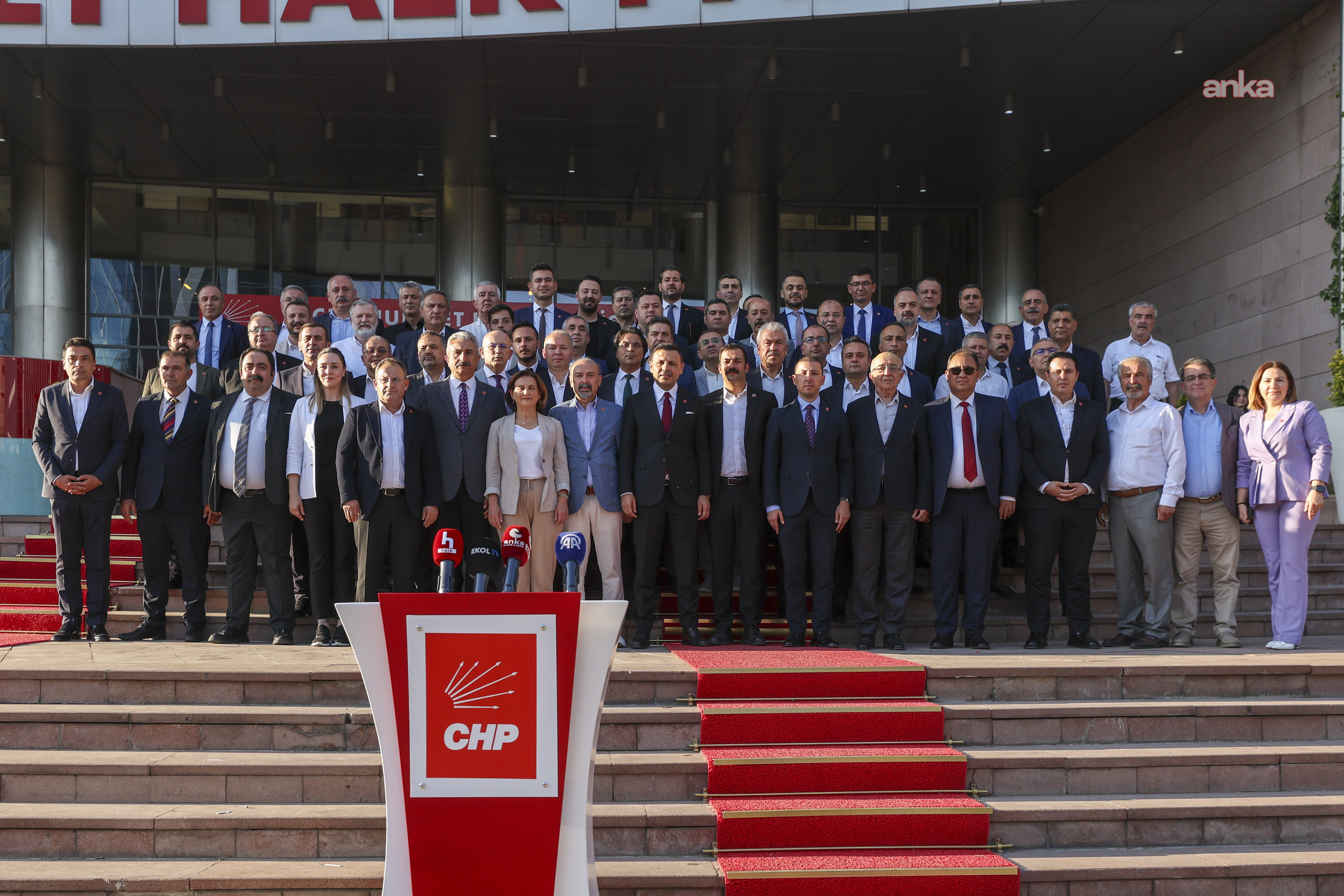 CHP’nin 81 il başkanından ortak açıklama: “Sandığın iradesine de partimizin hukukuna da Genel Başkanımız Özel'e de sonuna kadar sahip çıkacağız”