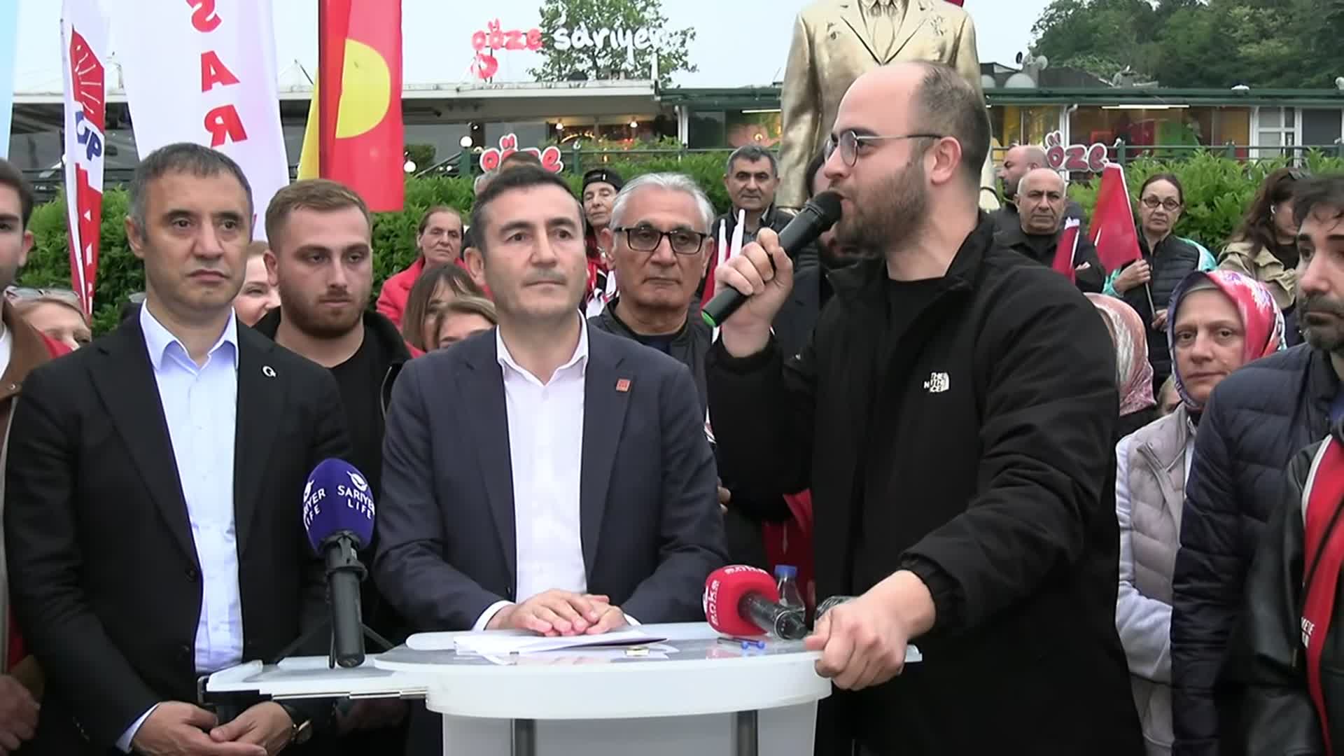 Sarıyer'de "mutlak butlan" protestosu: Özgür Çelik'in yanındayız, Özgür Özel ile omuz omuza yürümeye devam edeceğiz... Tereddüt yok, geri adım yok
