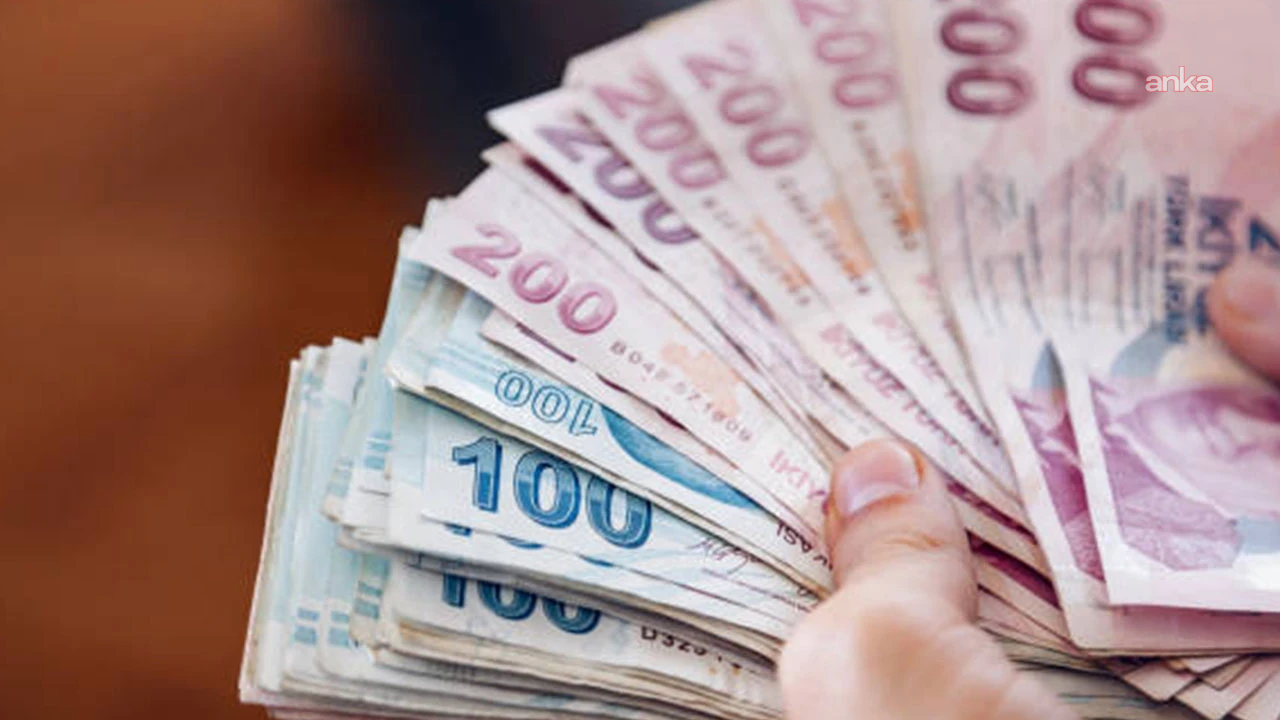 SSK ve Bağ-Kur emeklilerine yüzde 17,76, memur ve emeklilerine ise yüzde 13,52 oranında zam yapılacak