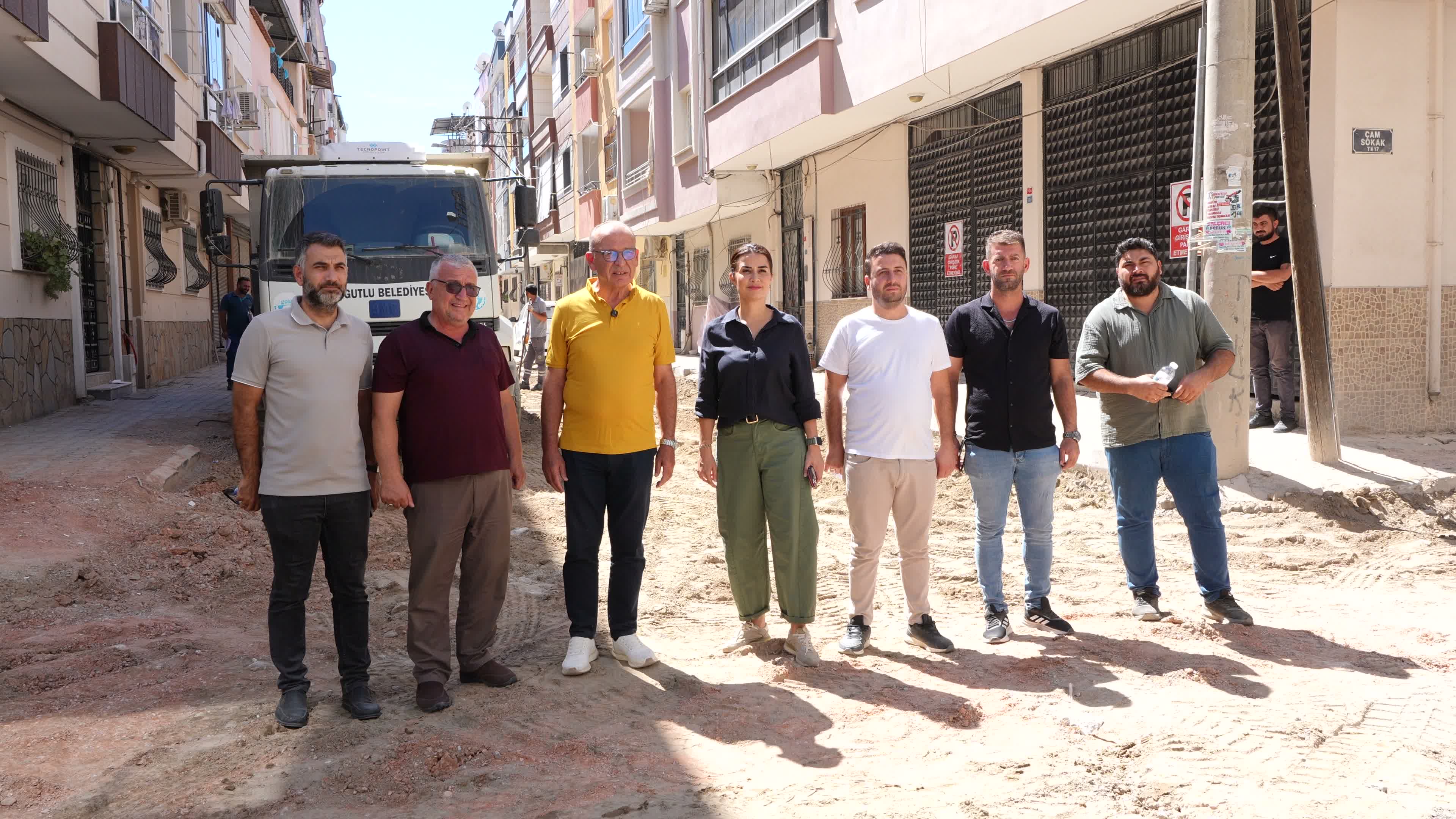 Turgutlu Belediye Başkanı Akın, devam eden üstyapı çalışmalarını yerinde inceledi