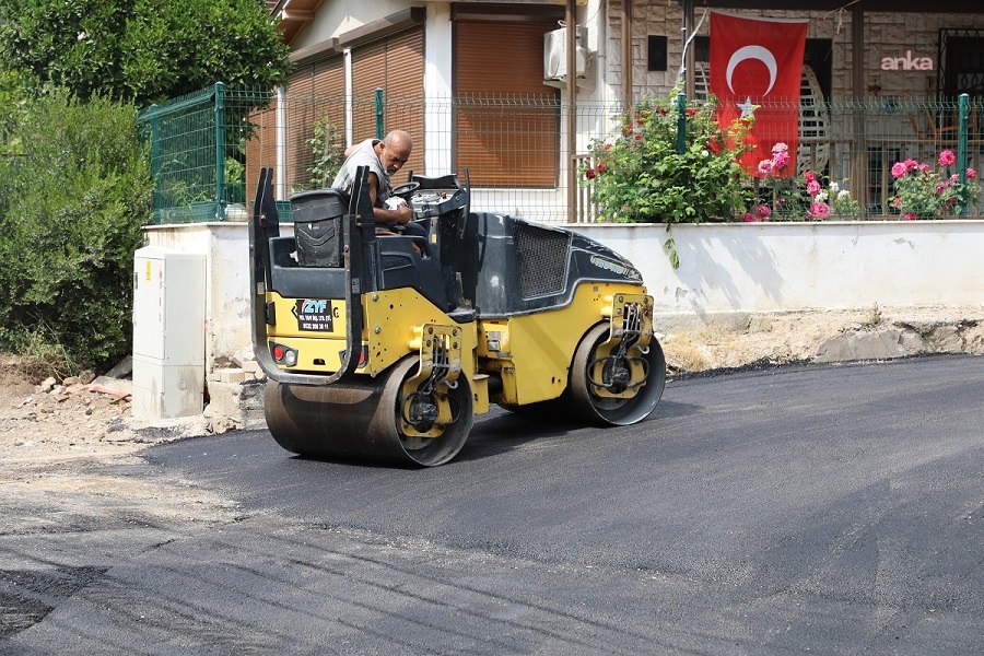 Menderes Maydonoz Koyu’nda asfalt yenileniyor