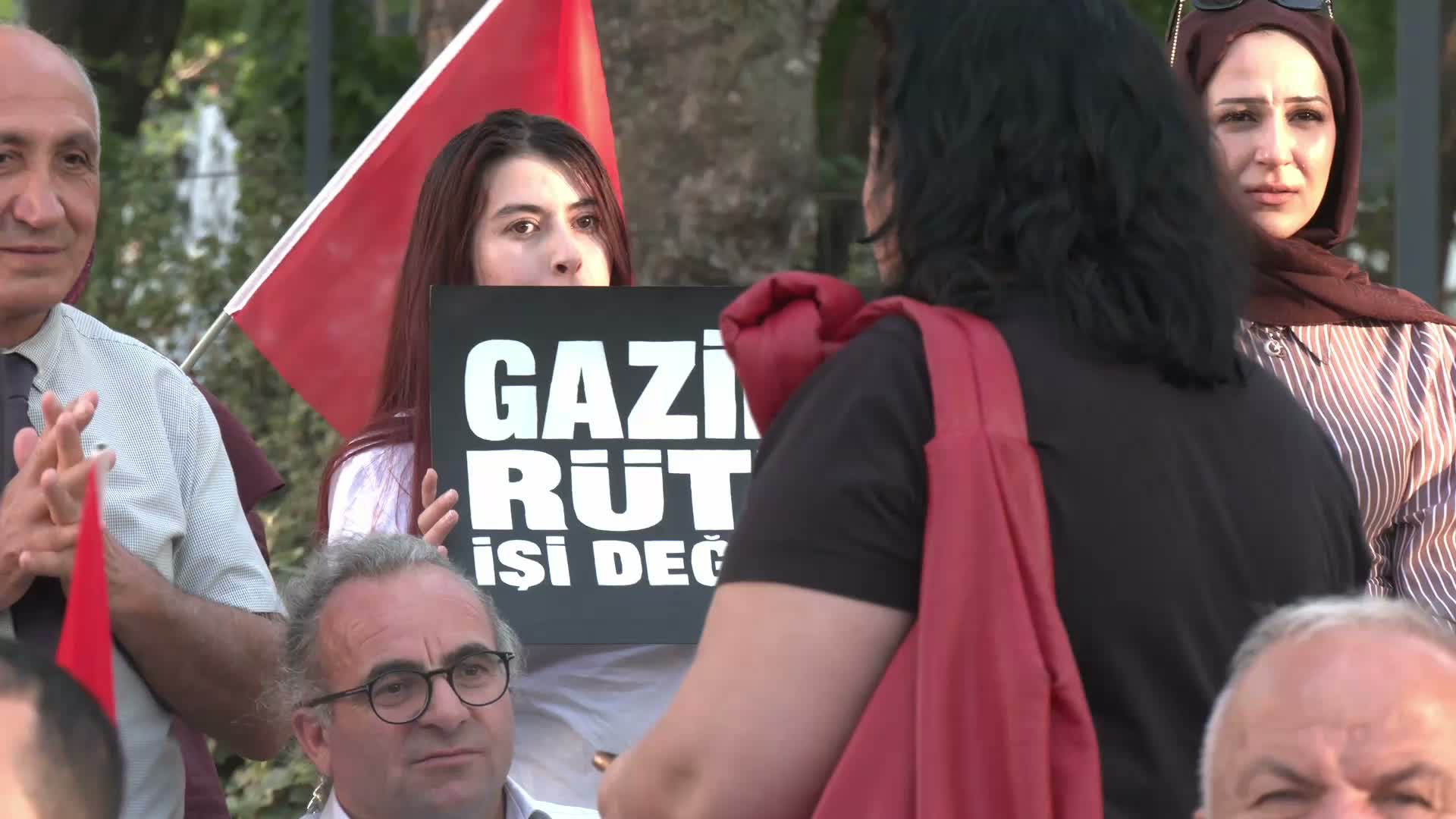Şehit erlerin aileleri ve gazilerin Güvenpark'taki oturma eylemi 17'nci gününde devam ediyor