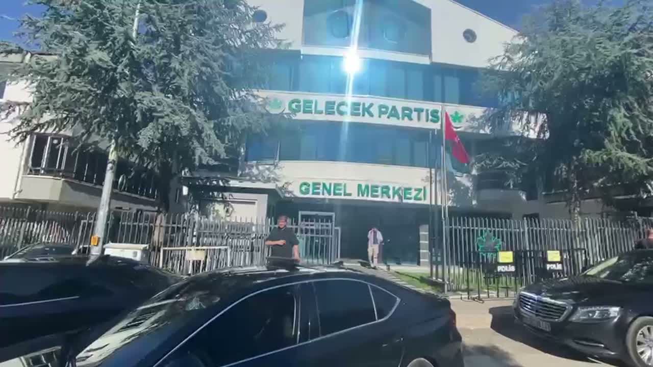 Babacan'dan Davutoğlu'na ziyaret