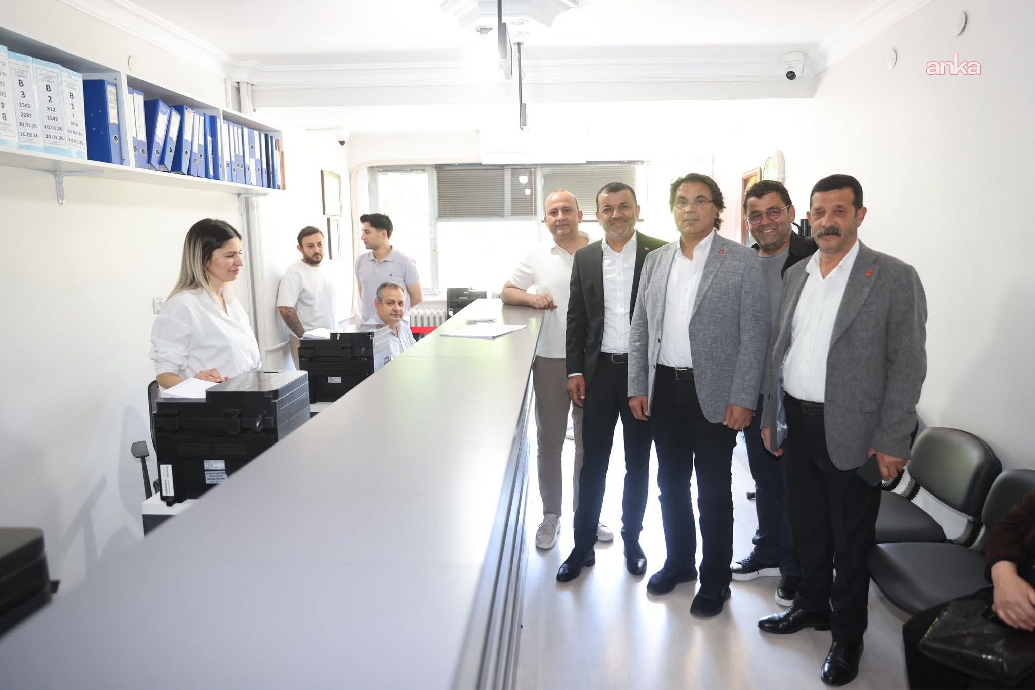 Denizli'de CHP delegeleri, olağanüstü kurultay için imza vermeye başladı