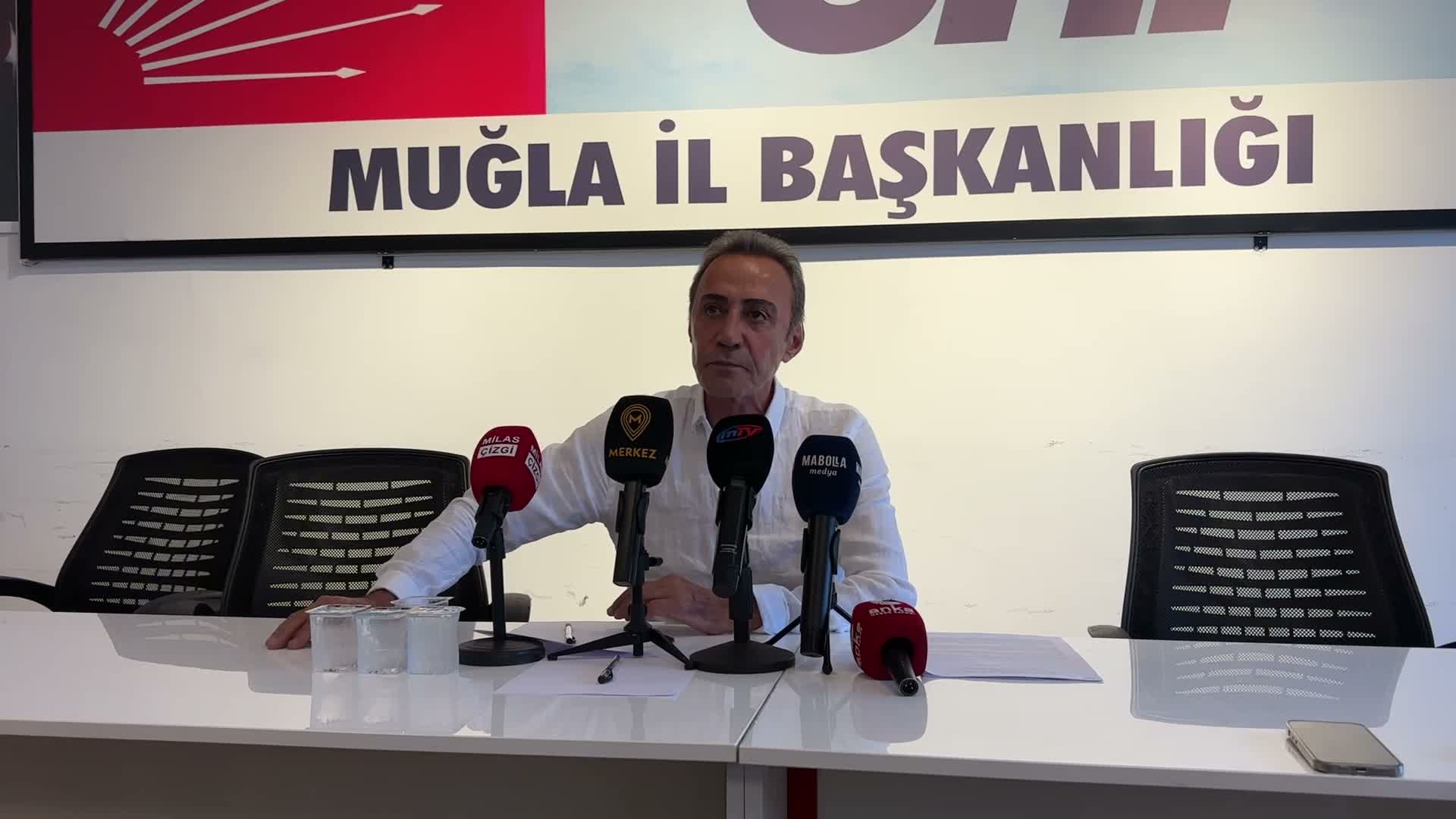 Şimşek, CHP Genel Başkan Yardımcılığı’ndan istifa etti: “Kafanızı eğmeyin. Kardeşiniz dimdiktir. Ben çok acılar gördüm”