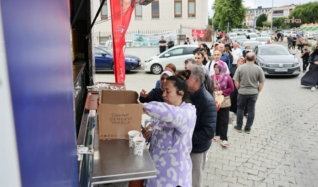 Tekirdağ Büyükşehir Belediyesi, sınav heyecanı yaşayan öğrencileri ve ailelerini yalnız bırakmadı