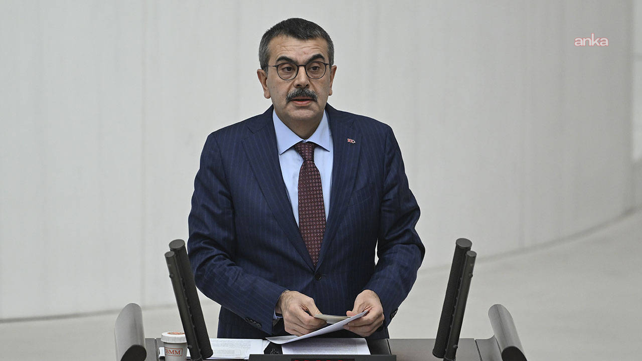Milli Eğitim Bakanı Tekin: "Sınavda aldığınız puanın ötesinde her biriniz bizim için eşsiz bir değere sahipsiniz"