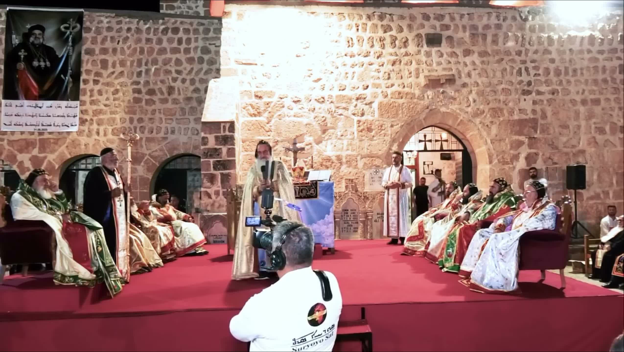 Midyat'taki tarihi manastırda barış ve birlik ayini