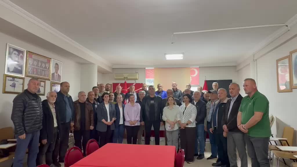 CHP Hopa İlçe Başkanlığı'nda bayramlaşma programı düzenlendi