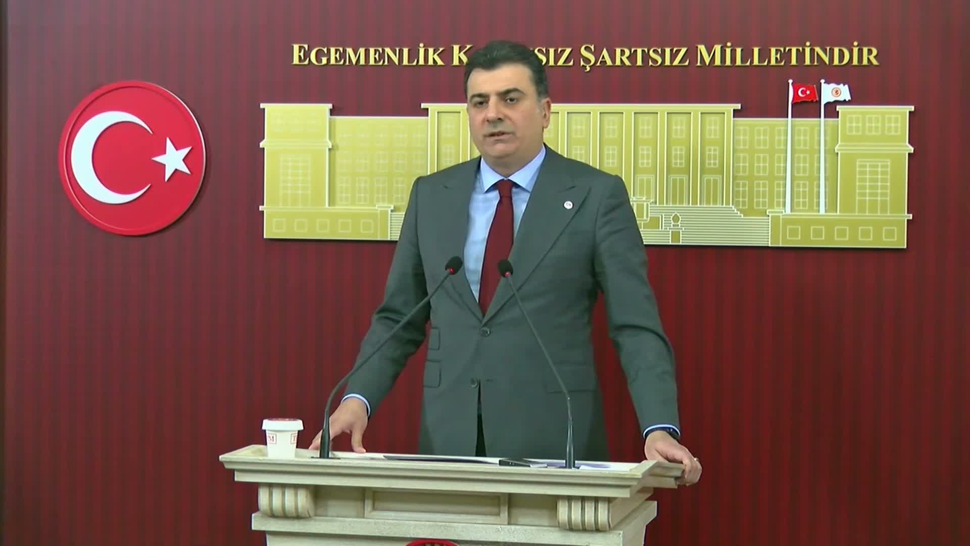 Zeynel Emre: Fon krizi için oluşturulan kurul gösteriyor ki, kriz en az siyasi zararla atlatılmaya çalışılıyor