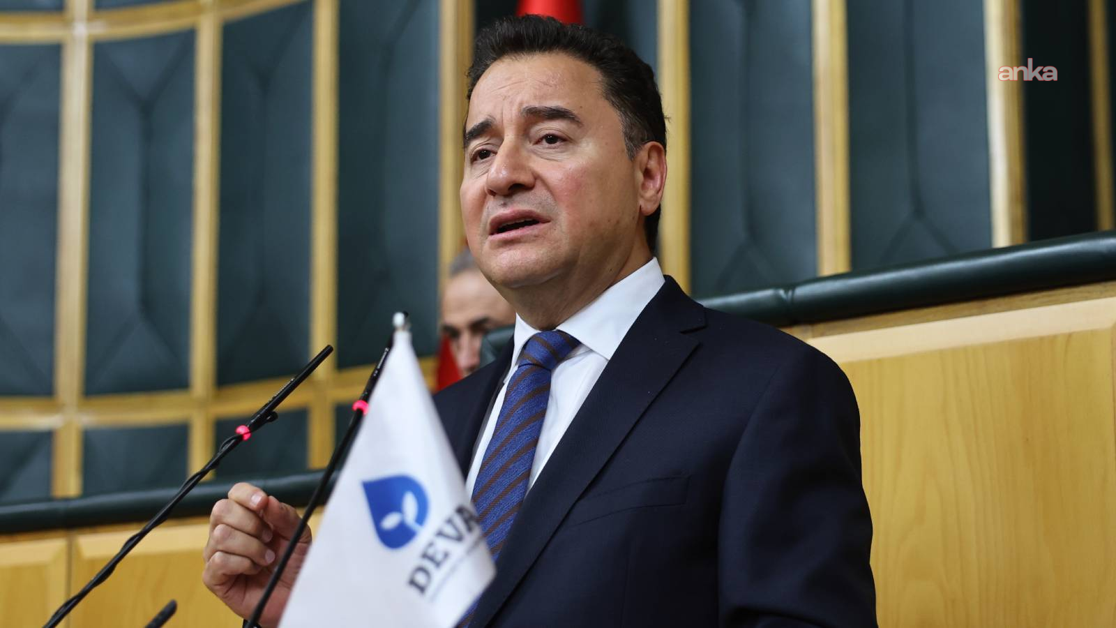 Girne açıklarında yolcu gemisi alabora oldu...  Ali Babacan: "Kayıp yolculara bir an önce sağ salim ulaşılmasını temenni ediyorum"