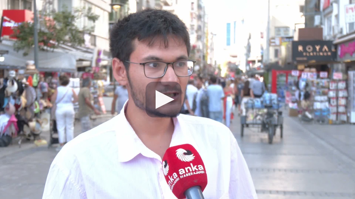 "Liyakat yok, torpilin olacak ki bir yerlere giresin"