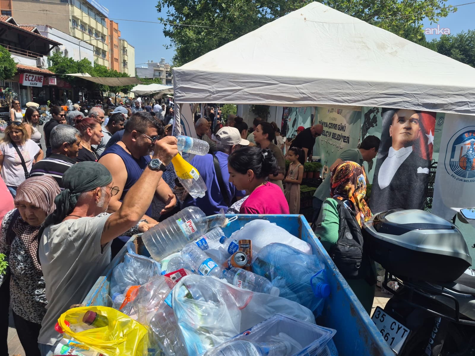 Efes Selçuk'ta "Atığını Getir, Hediyeni Götür" etkinliği