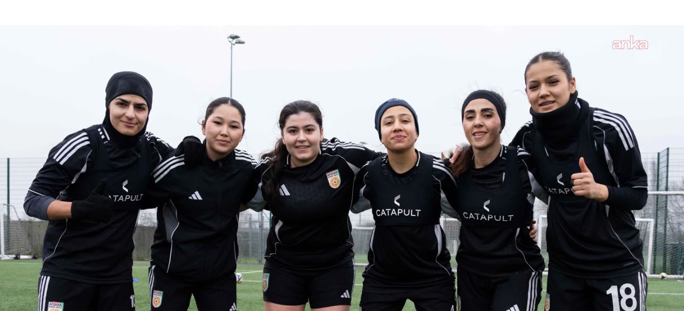 FIFA kararı sonrası Afgan kadın futbol takımı ilk kez sahaya çıktı