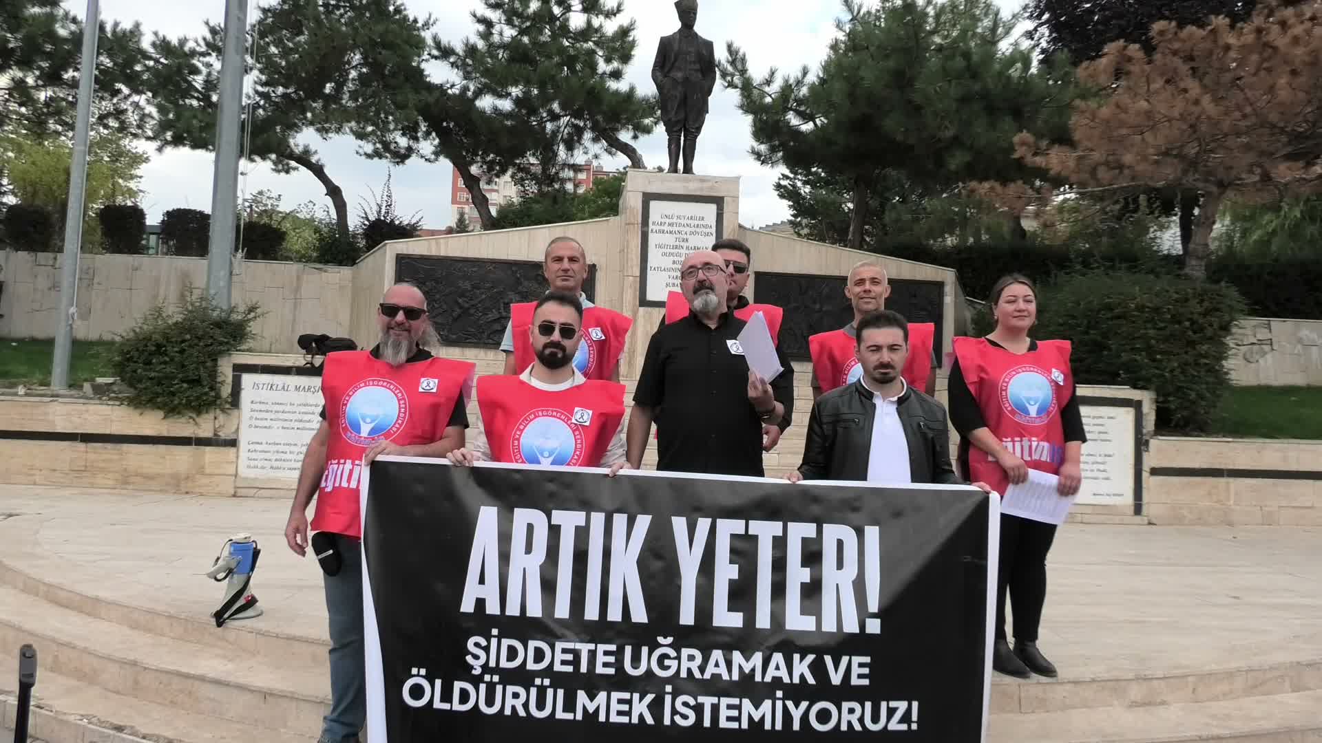 Eğitim-İş'ten Yozgat’ta Turgutlu’daki saldırıya tepki: Güvenli okul sadece güvenlik tedbirleriyle sağlanamaz