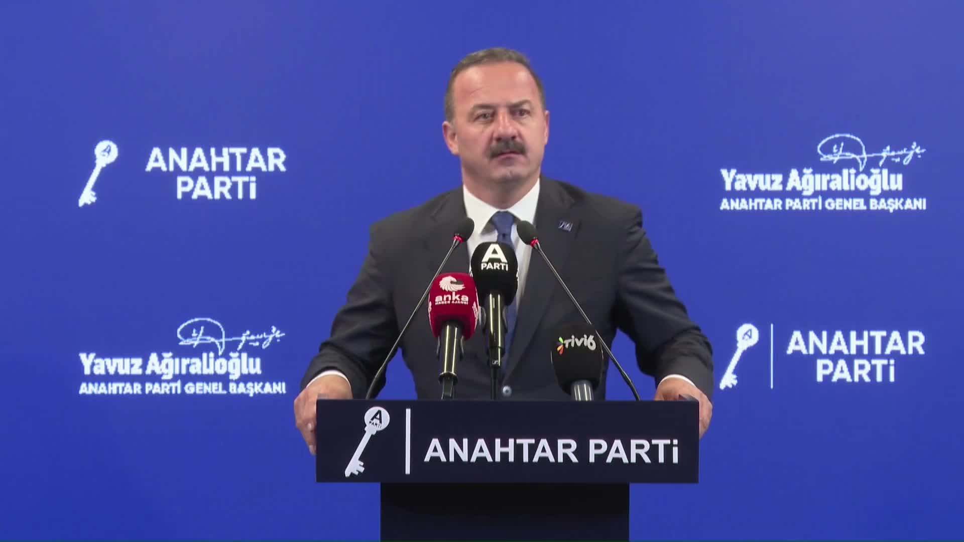 Yavuz Ağıralioğlu: "Siyasi hesaplarınıza milletin geleceğini alet edecek bir torba anayasayla iş yapmanızın karşısında duracağız"