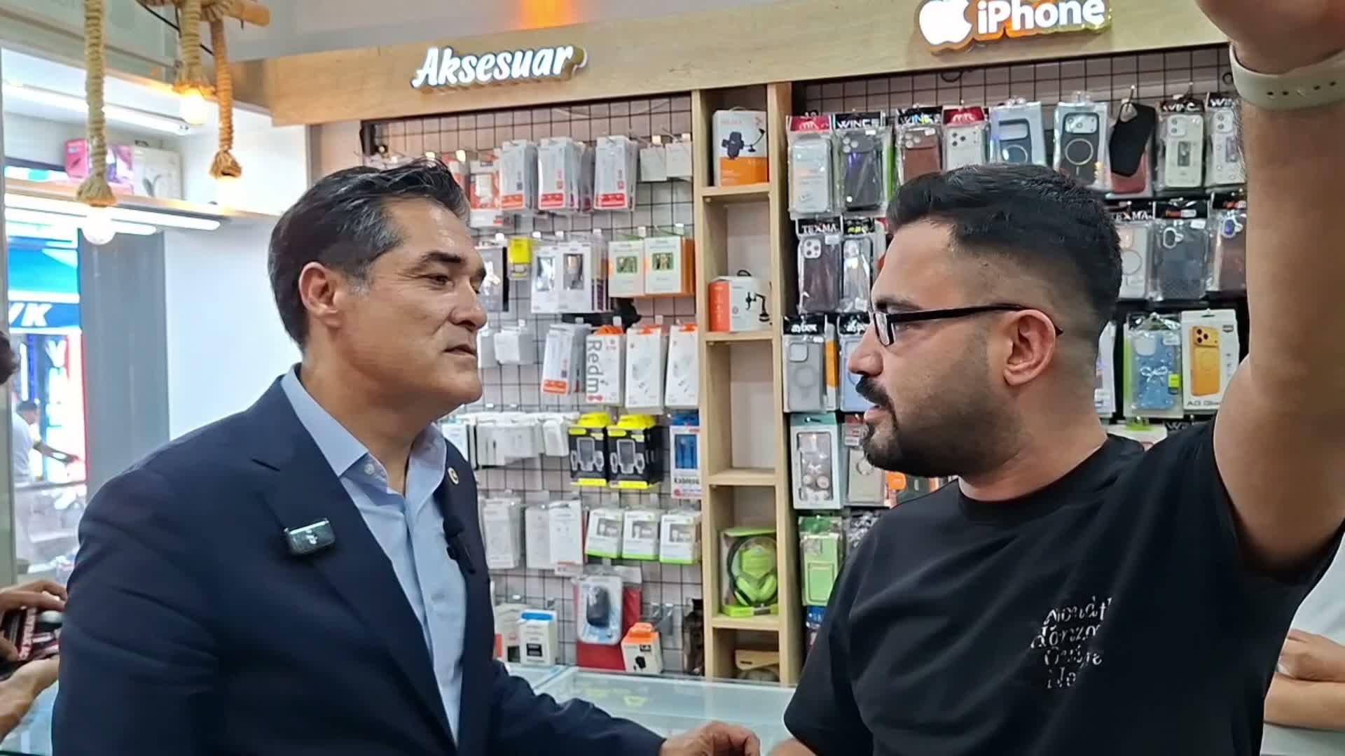 Buğra Kavuncu Osmaniye'de esnafı dinledi: "6 yıldır bu işi yapıyorum, bu seneki gibi bir piyasa görmedim"