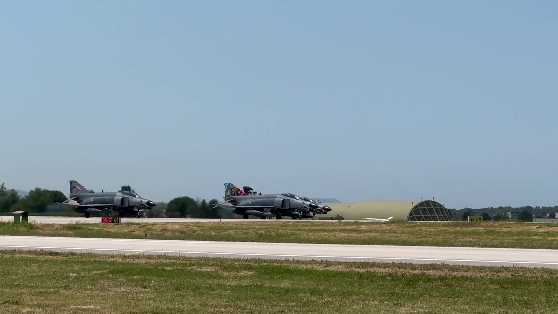 Türk Hava Kuvvetlerinden Gençlik ve Havacılık Festivali öncesinde "Fil Yürüyüşü"