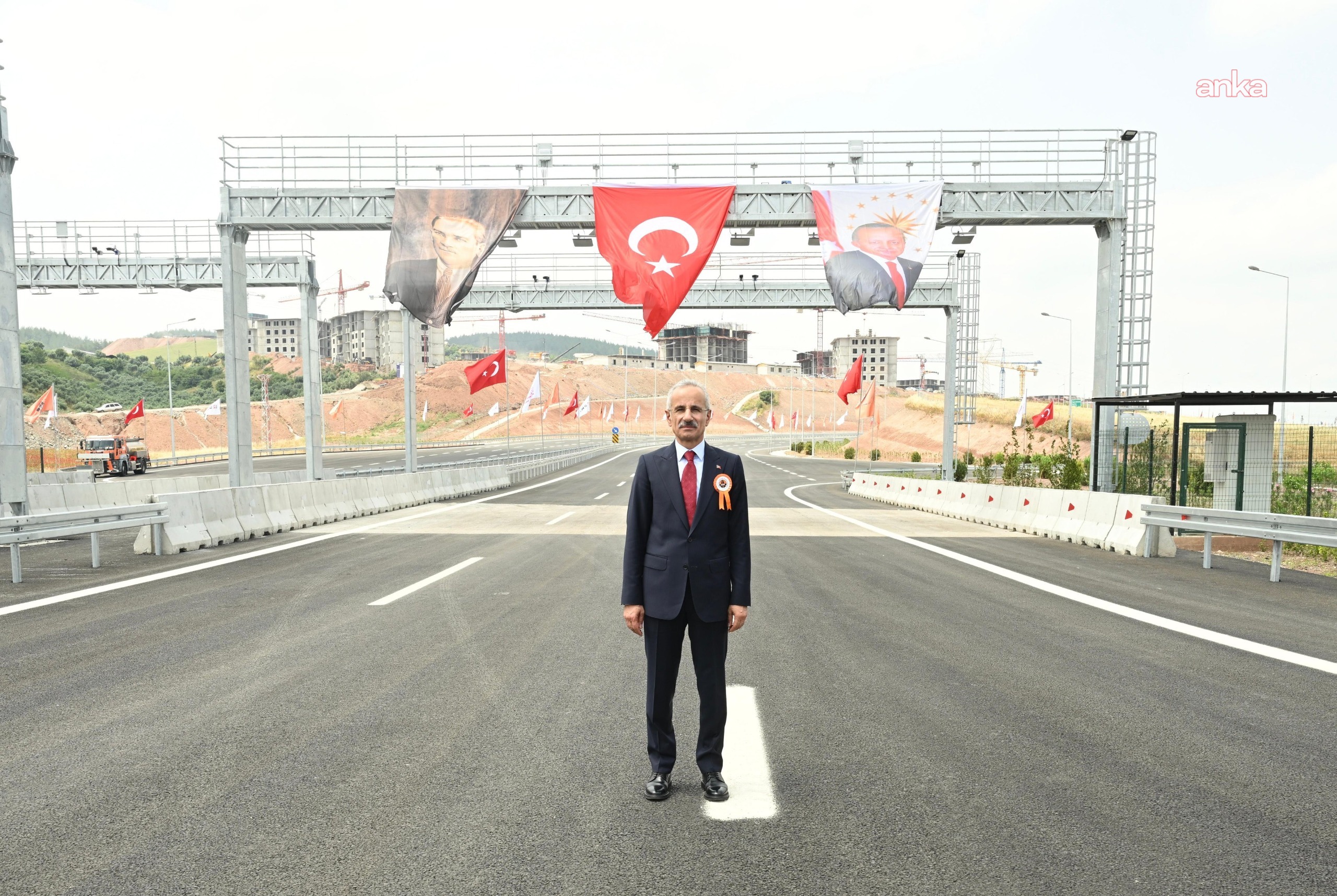 Bakan Uraloğlu: "Akıncı Gişeleri'nde Serbest Geçiş Sistemi devreye alındı"