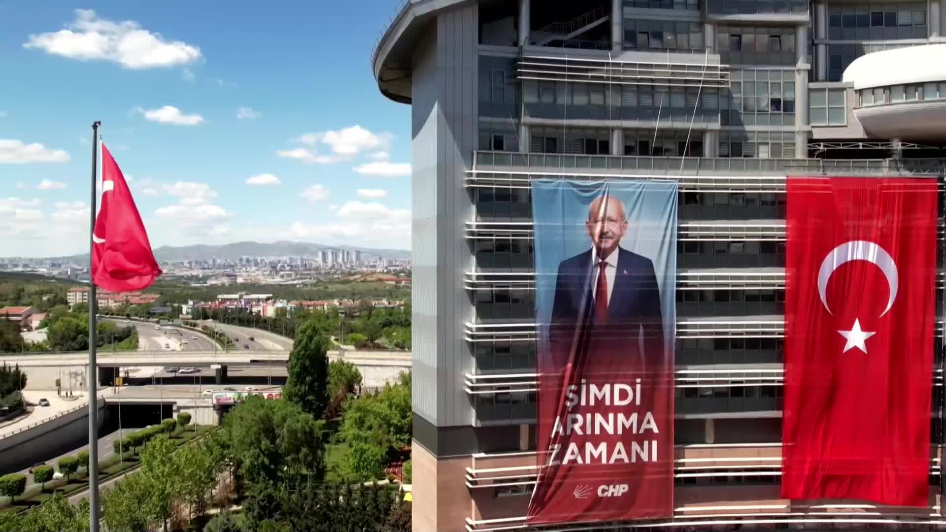 CHP Genel Merkezi'nde "Halkla Bayramlaşma" programı... Kılıçdaroğlu: Hesap soracağım sonra kurultay sandığını önünüze getireceğim