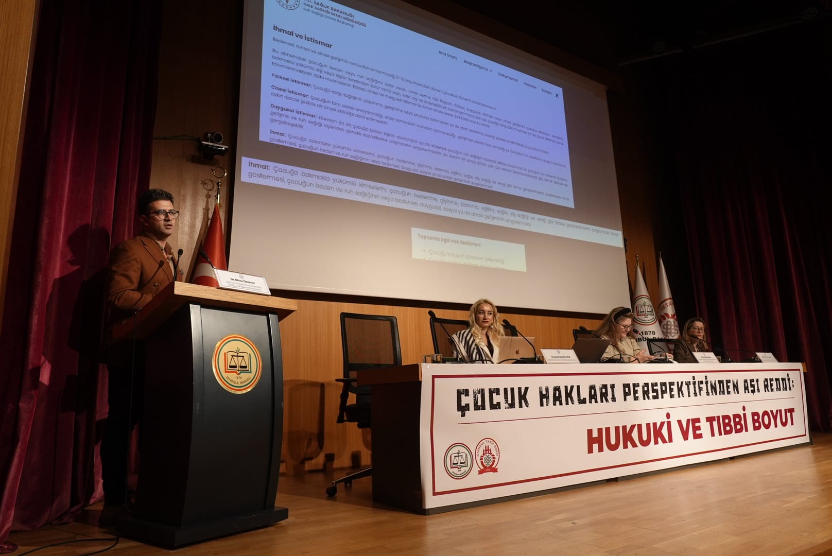 Çocuk aşılarının reddi toplum sağlığı için de tehdit