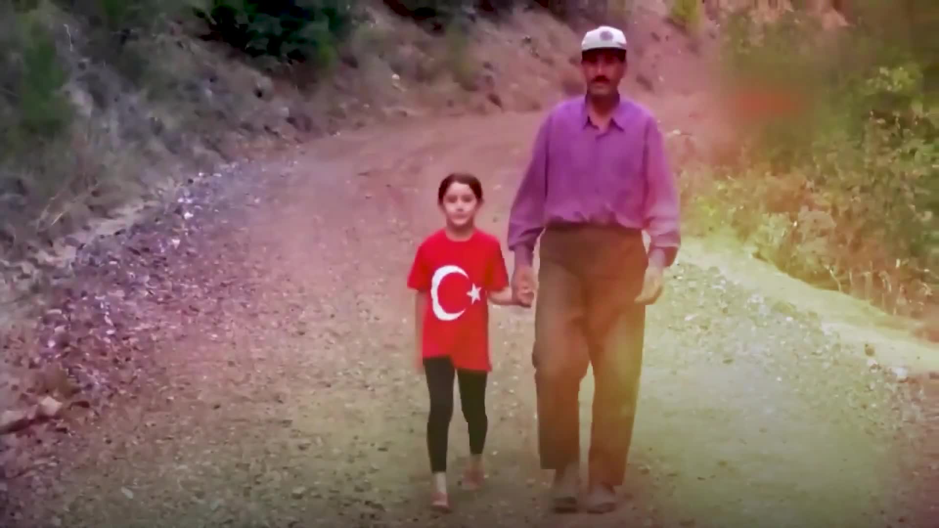 CHP, Babalar Günü'nü videolu mesajla kutladı